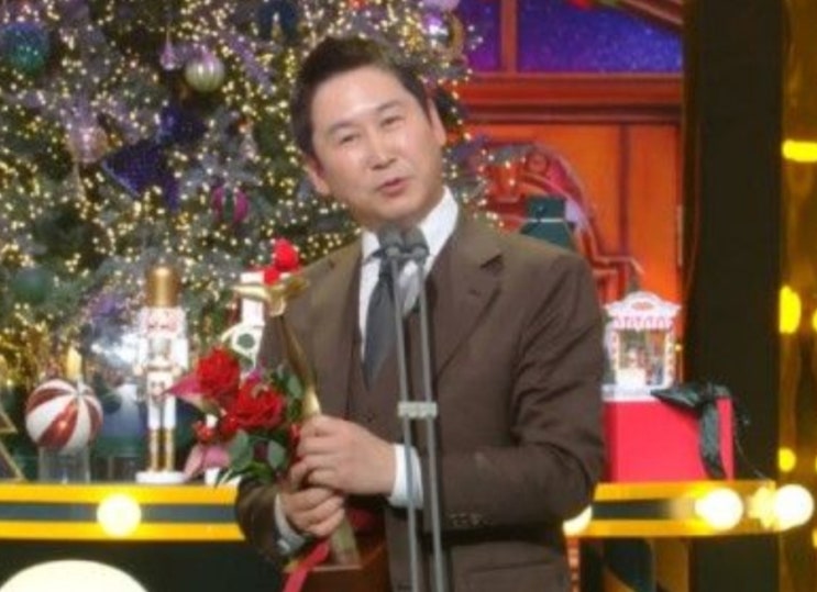  "활약 못한 후보들에 감사" 신동엽, 10년 만에 대상 품었다