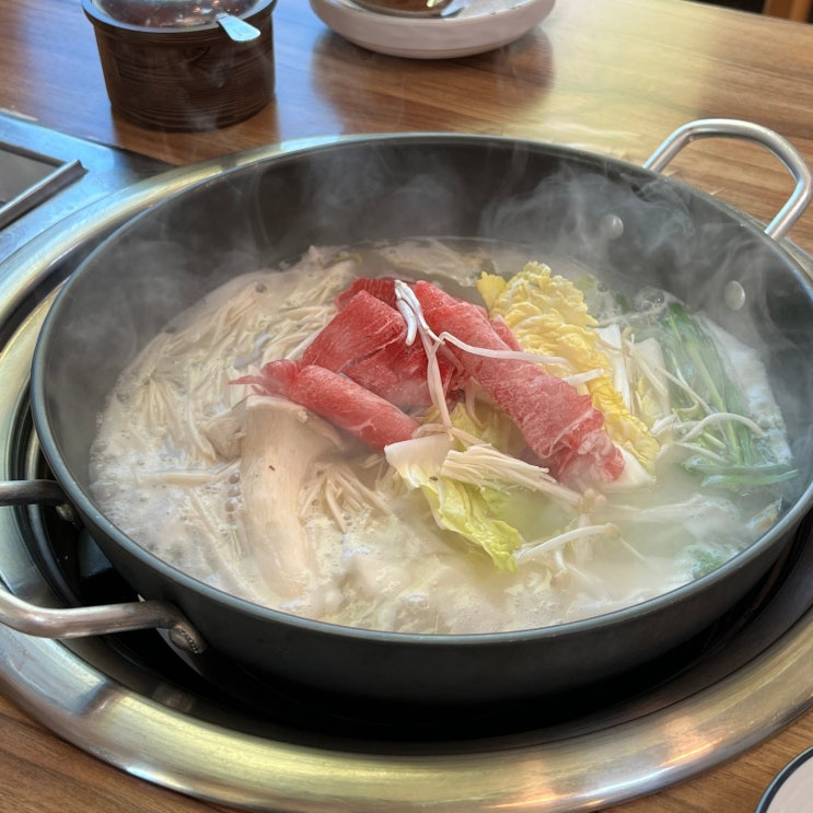  묵은지 만두전골, 토속적인 느낌의 옥길장터식당 방문기