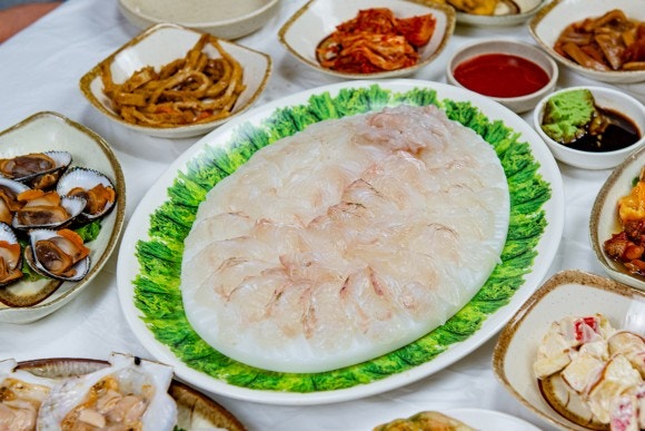  압도적이던 무창포 맛집