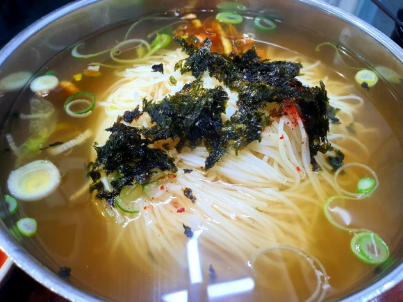  잔치국수는 원조국수집으로