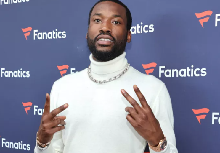 Meek Mill은 20명의 필라델피아 여성들이 휴가를 보내도록 보석금을 지불하게 되어 '감사합니다'라고 말합니다. Meek Mill은 20명의 필라델피아 여성들이 휴가를 보내도록 보석금을 지불하게 되어 '감사합니다'라고 말합니다.