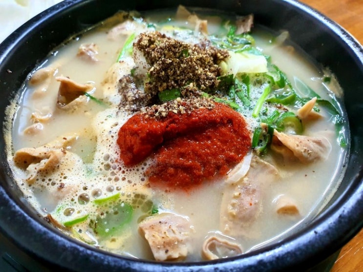  따끈한국물이 생각나는 요즘 순대국집으로