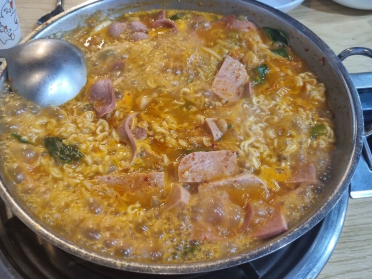  [학동역] 라면사리 무한 부대찌개집 '학동부대'(내돈내산)