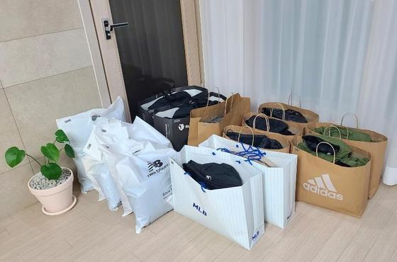 "수백만원 패딩 플렉스" 자랑한 부부…정체는 보육원 '기부 천사' "수백만원 패딩 플렉스" 자랑한 부부…정체는 보육원 '기부 천사'