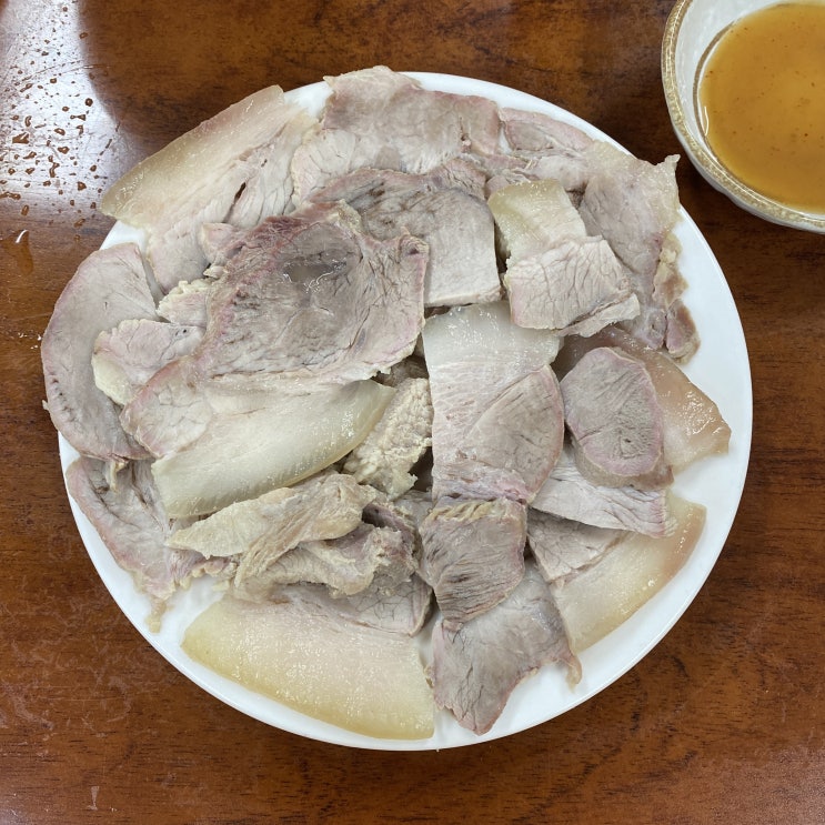  수육과 국수 조합의 부산역 평산옥