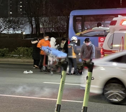여고생 3명 탄 킥보드 버스 충돌 무면허 음주 헬멧 미착용 여고생 3명 탄 킥보드 버스 충돌 무면허 음주 헬멧 미착용