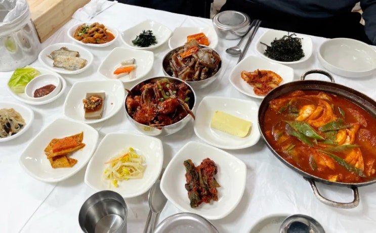  무한리필 게장과 큼지막한 갈치조림이 맛있는 여수 이화식당