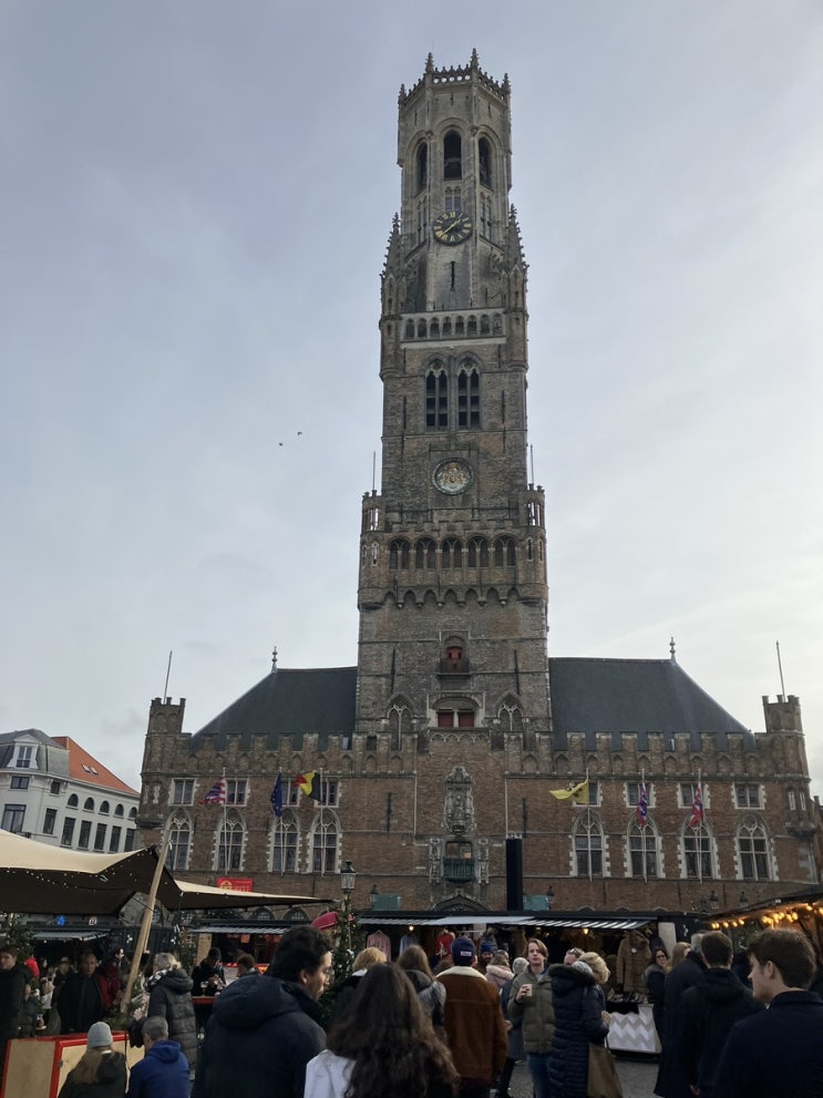 뢰번 Leuven에 거주자, 벨기에 브리헤 Brugge 크리스마스 마켓에 방문하다 뢰번 Leuven에 거주자, 벨기에 브리헤 Brugge 크리스마스 마켓에 방문하다