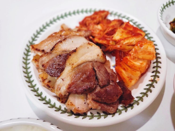  [캠핑요리] 돼지고기 특수부위 한근 컨트리팜 삼겹뽈살 600g