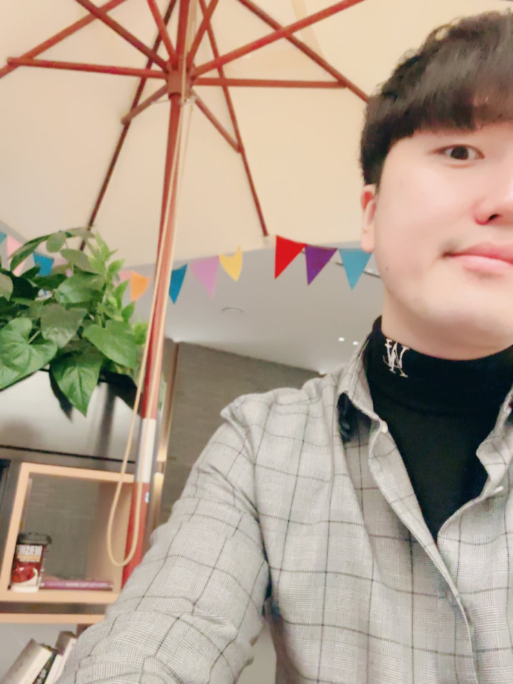  [남자OOTD/데일리룩] (코오롱 푸퍼패딩/우알롱 베이직 루즈핏 하프 터틀넥/마틴플랜 켄톤 우븐 팬츠 블랙/아더에러 메신저백) 데일리룩 내돈내산
