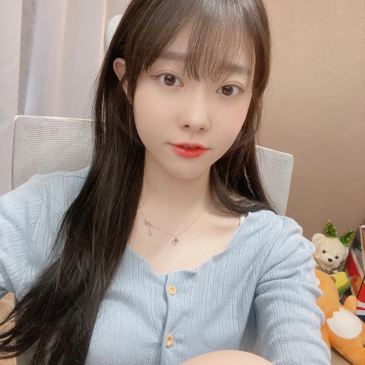 아프리카TV BJ 토끼예나, 활동에 대한 고충 털어놓으며 개인방송 중 눈물 흘려 아프리카TV BJ 토끼예나, 활동에 대한 고충 털어놓으며 개인방송 중 눈물 흘려