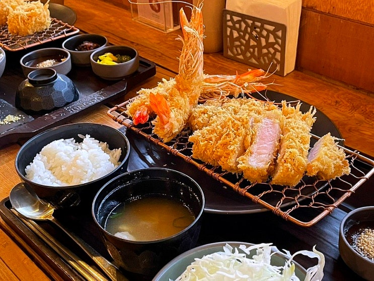  신사동 가로수길 돈까스 일본에서 먹은 돈카츠보다 맛집 - 정돈 프리미엄
