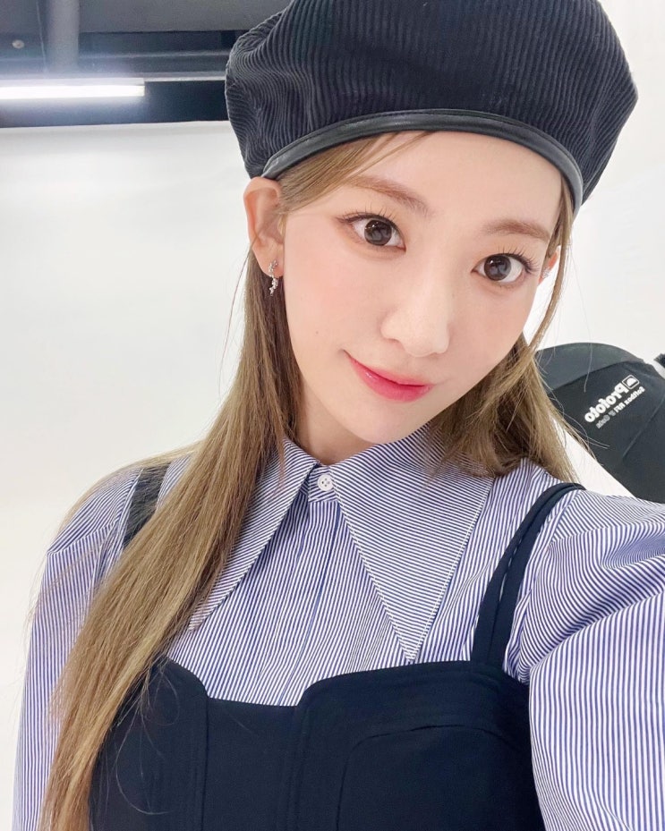 '깅호동 라인으로 알려진' 르세라핌 사쿠라, "언제든 유라인 갈아탈 마음 있다" 폭탄 발언으로 웃음 안겨 '깅호동 라인으로 알려진' 르세라핌 사쿠라, "언제든 유라인 갈아탈 마음 있다" 폭탄 발언으로 웃음 안겨