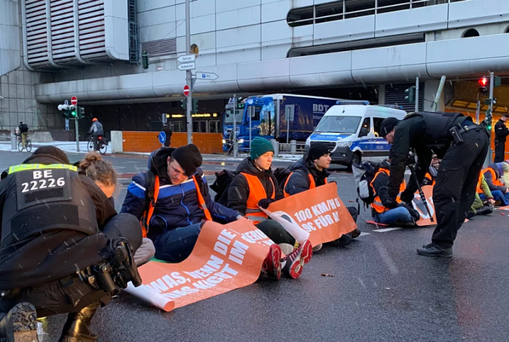 독일이 러시아 가스를 대체하기 위해 석탄으로 눈을 돌리자 기후 운동가들이 화를 내고 있습니다.