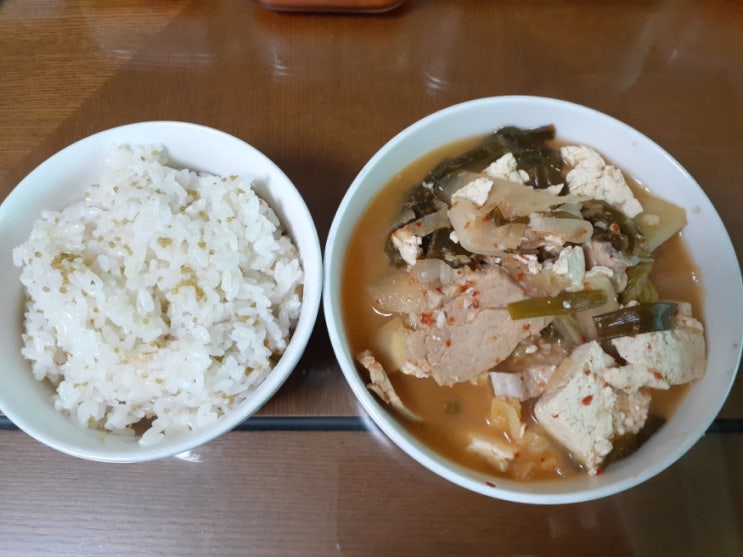  시원한 김치찌개 끓이는법. 재미난 케익
