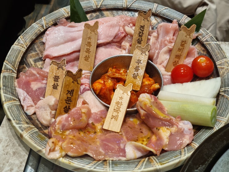 잠실 방이 먹자골목 입구에 위치한 떠오르는 맛집 닭특수부위전문점 '한국계 방이 직영점'