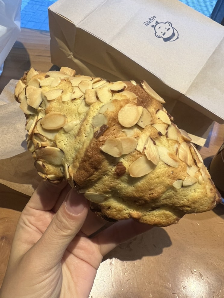  [서울대입구,빵지순례]이상적인_크루아상,에그타르트 찐맛집 빵집추천(에그타르트,아몬드크루아상)