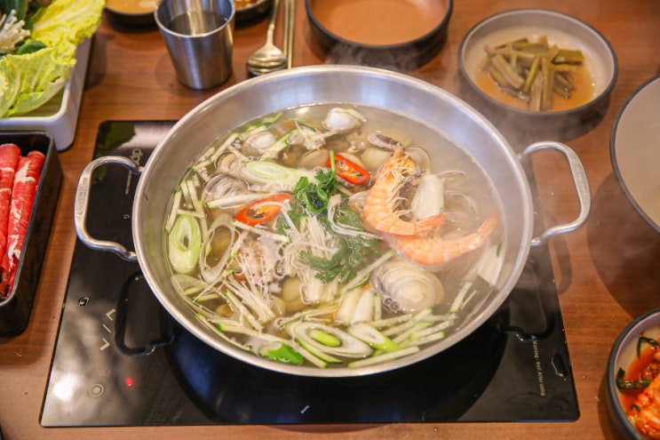  영종도 밥집 해물칼국수 국물이 끝내줘요