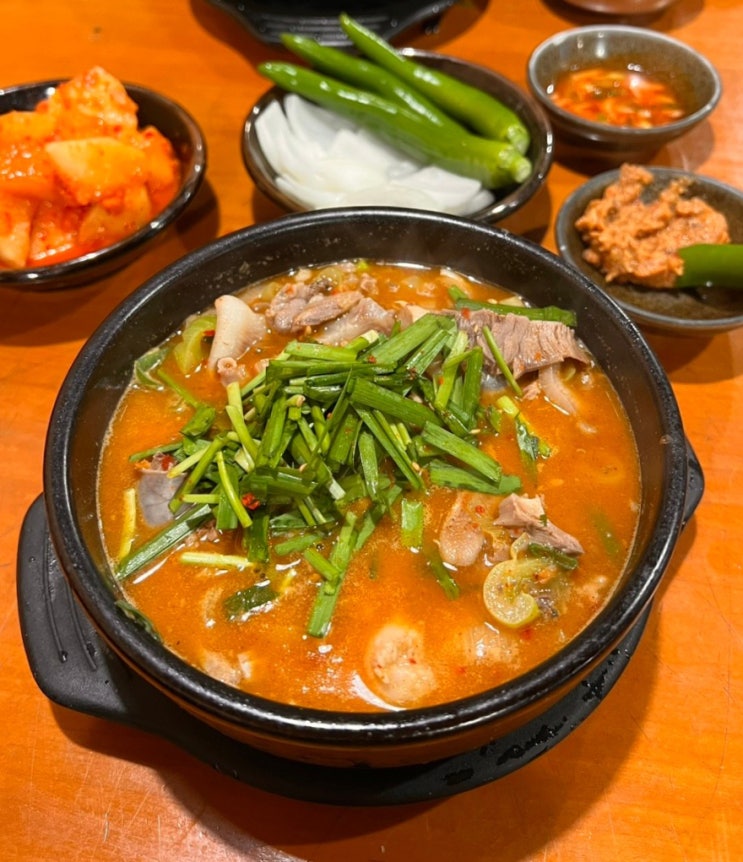 기다린 보람이 있는 농민백암순대 한번 먹어보면 반하는 국밥