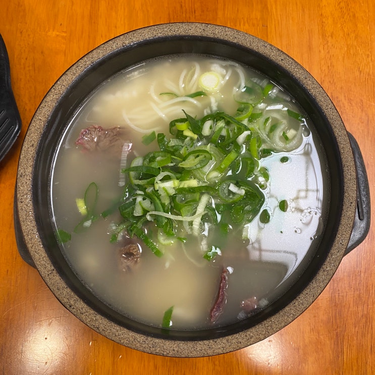  뜨끈한 양지탕 한그릇하기 좋은 마포옥