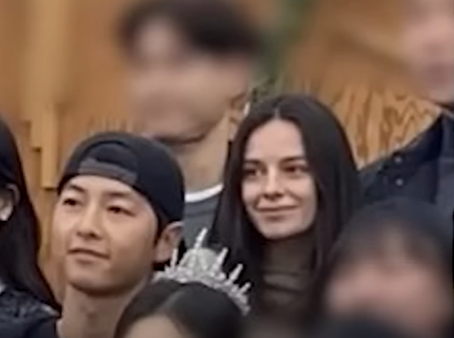 송중기 영국인 여자친구 현재까지 밝혀진 정보... 케이티 루이스 사운더스 애 둘 있는 돌싱? 송중기 영국인 여자친구 현재까지 밝혀진 정보... 케이티 루이스 사운더스 애 둘 있는 돌싱?