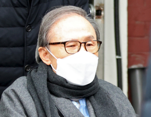 이명박 사면을 바라보는 시각