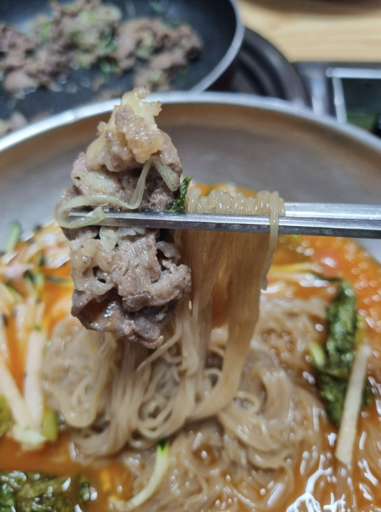  불고기와 냉면의 만남 여수 유신톳해물칼국수 리뷰!!