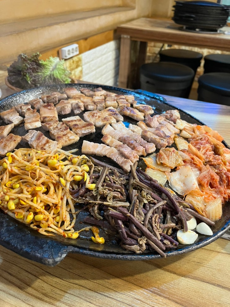   향남맛집 _ 향남에서 가장 맛있는 내 인생 삼겹살 맛집, 24시 더덕 솥뚜껑 생삼겹살에 다녀오다.