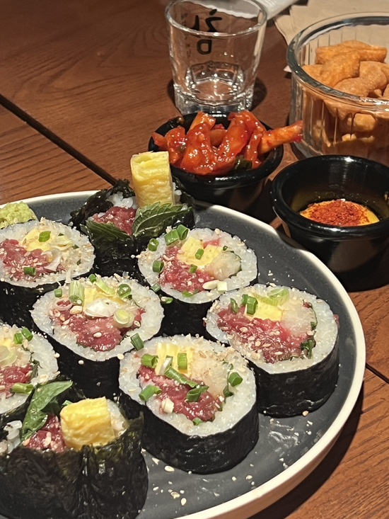  [대구 | 교동] 대구 교동 웨이팅 필수! 차돌전골, 육회김밥 맛있는 안주 맛집 "302호" / (부제 : 3명이서 안주 5개 뿌시고 온 썰 푼다ㅋ)