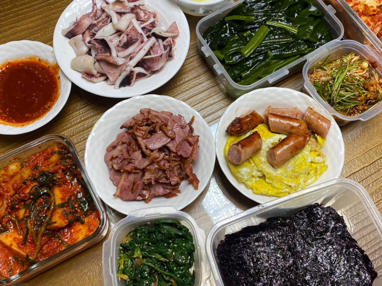  마음도 볼살도 풍성한 연말되세요