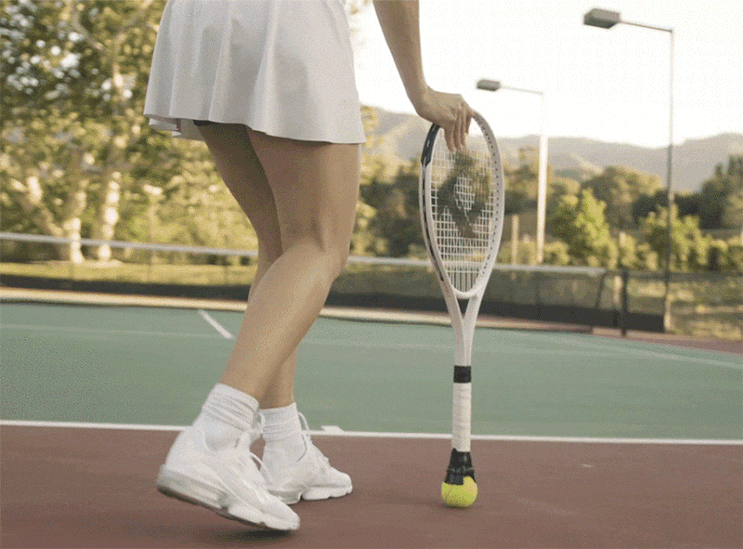 테니스 공을 쉽게 집어주는 라켓 그립 장치 디자인