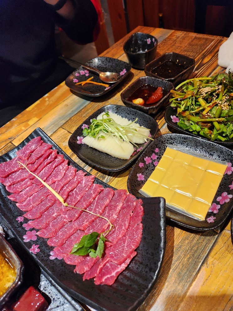  모란역 육회 육사시미 맛집 육회말투아웃 모란점