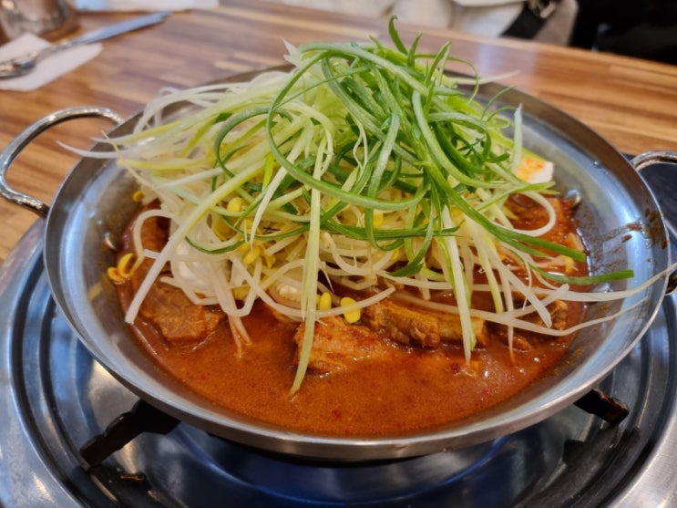  김해 율하2지구맛집 / 홍홍식당 / 매운등갈비찜 맛집 / 율하밥집