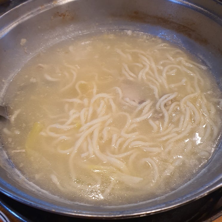  줄 서서 먹는 점심, 종각역 백부장집 닭1마리
