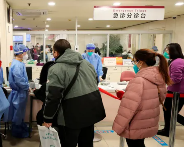 중국이 코로나 정책을 완화한 이유는 무엇이며, 우리는 걱정해야 합니까? 중국이 코로나 정책을 완화한 이유는 무엇이며, 우리는 걱정해야 합니까?