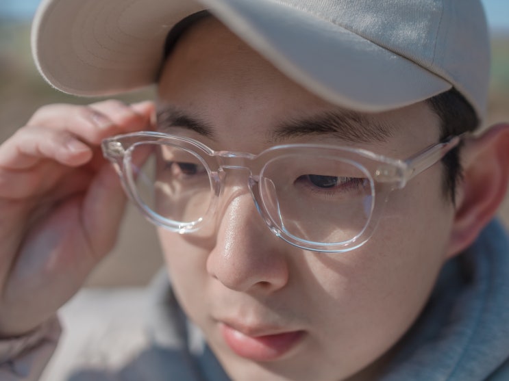  유행 안 타는 남자 패션 아이템, 레트로풍 아넬형 뿔테안경 (나네뜨뉴욕 턴밀스런던TM002)