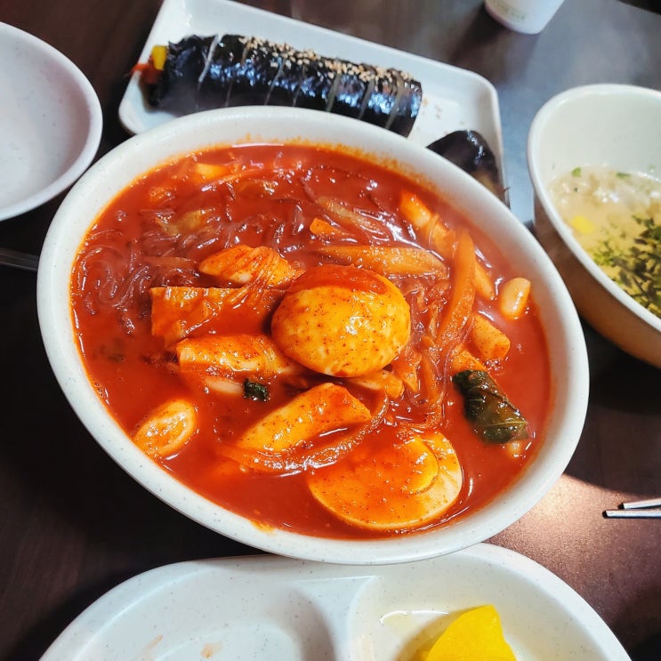 평택 송탄 국제중앙시장 / 세모분식맛집(당면떡볶이) 찐 후기 평택 송탄 국제중앙시장 / 세모분식맛집(당면떡볶이) 찐 후기