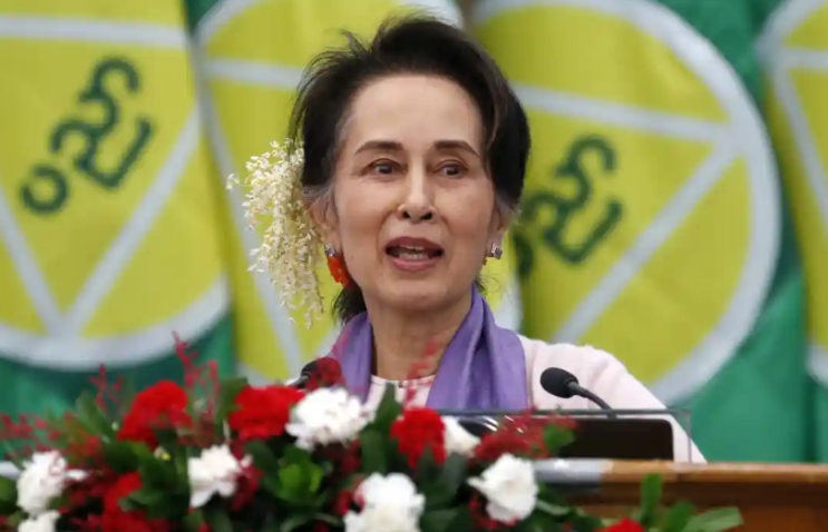 미얀마 법원은 최종 비공개 재판에서 아웅산 수치를 추가로 7년간 수감합니다.