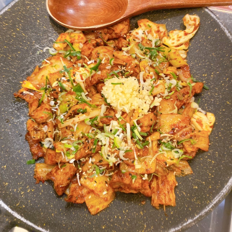  광주첨단맛집 삼산회관 첨단점에서 돼지김치구이와 함께 송년회 !