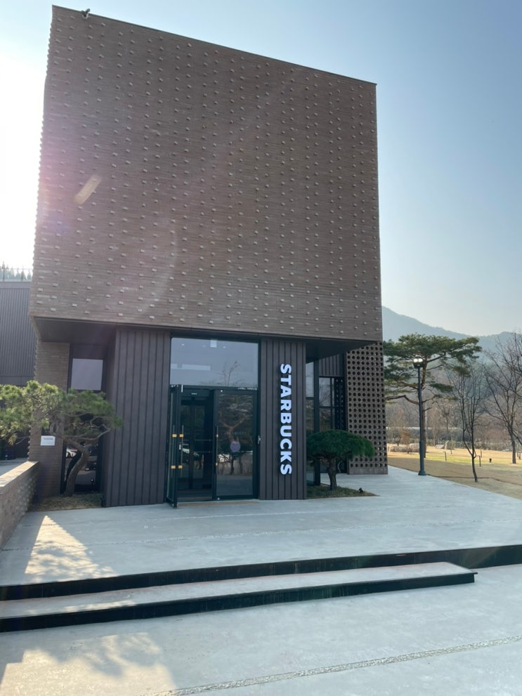  주말 아침 스타벅스 더북한산점