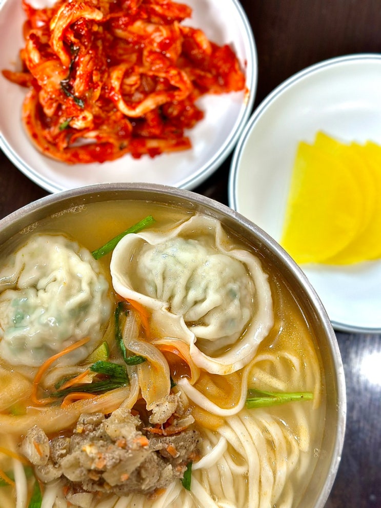  광화문 경복궁 칼국수 맛집 11년 추억의 깃든 명동칼국수
