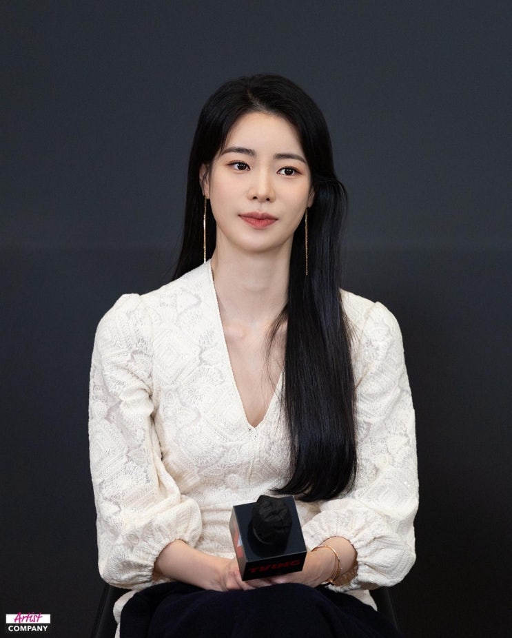 "겹경사 터져" '이도현' 임지연, 두 마리 토끼 다 잡았네...열애 인정 이어 소속사가 발표한 사항 "겹경사 터져" '이도현' 임지연, 두 마리 토끼 다 잡았네...열애 인정 이어 소속사가 발표한 사항