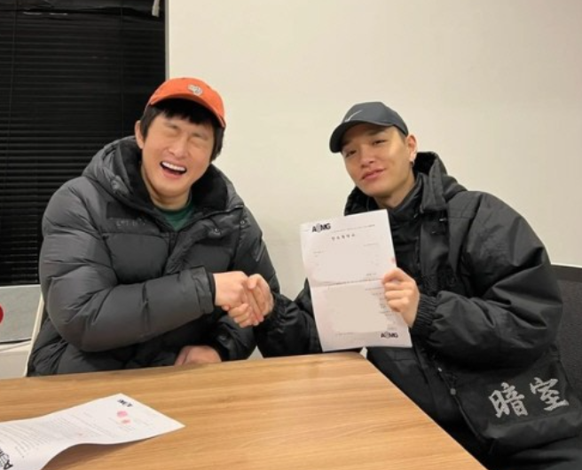 "내가 SM 소속인 것 만큼 충격" 전현무, 기안84 AOMG 합류에 '깜짝' "내가 SM 소속인 것 만큼 충격" 전현무, 기안84 AOMG 합류에 '깜짝'