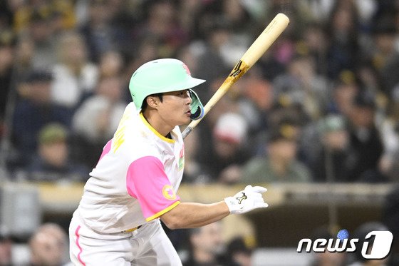 <b>김하성</b> 3안타 폭발, <b>샌디에이고</b>는 개막 2연패