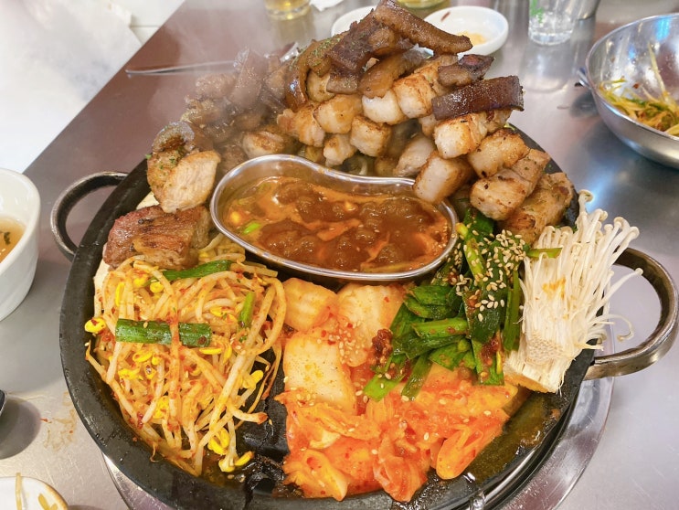 익산 임대장 영등점, 구워주는 돼지고기 맛집의 대장모듬한판
