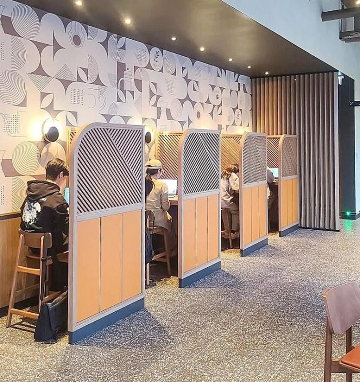  이곳은 커피숍인가 독서실인가 #SBUX
