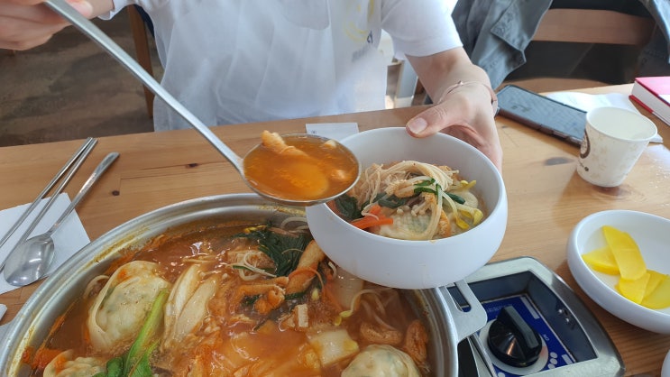  천안 만두전골 맛집 신부동 먹자골목 안골식당에서 해장