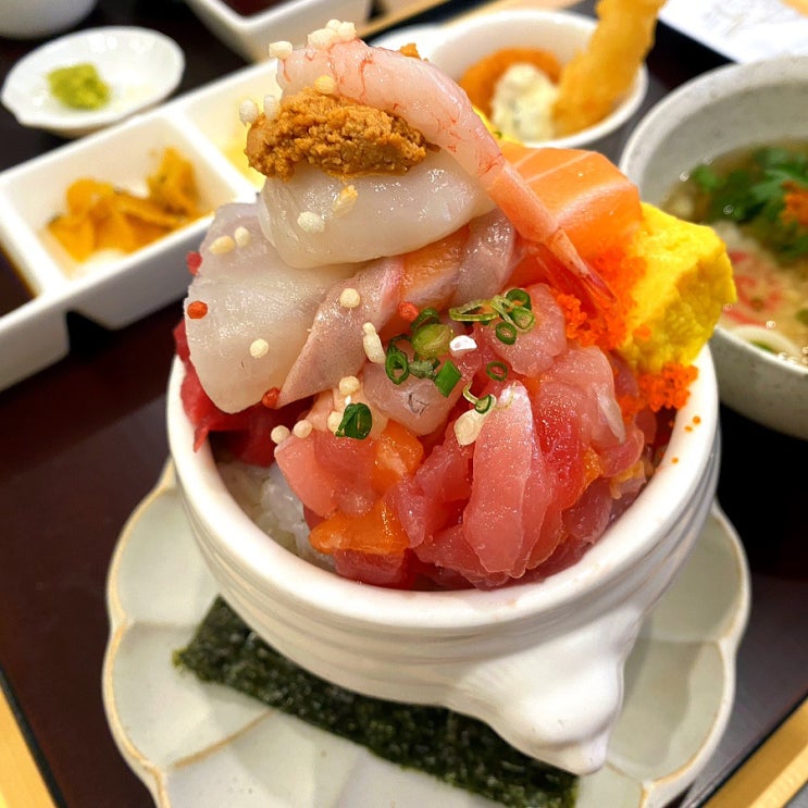  왕십리역 혼밥하기 좋은 스시도쿠카미동 왕십리본점