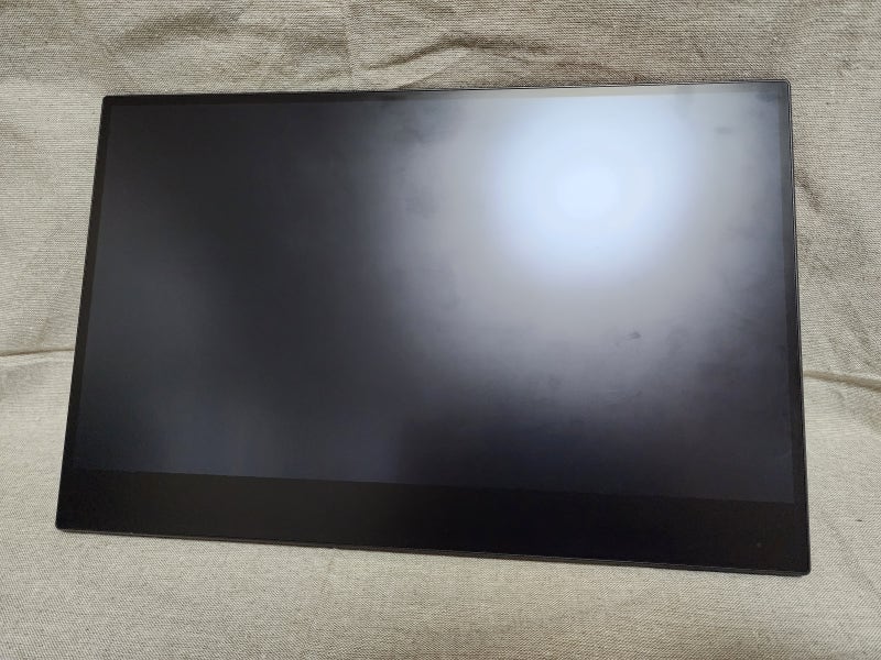 한성 포터블 모니터 TFX156T DEX 휴대용으로 들고 다니기 좋다.