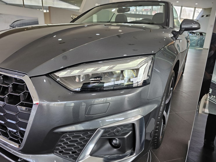  [Audi] 아우디 A5 cabriolet 45 TFSI qu. Premium 데이토나그레이_브라운탑_6YPW